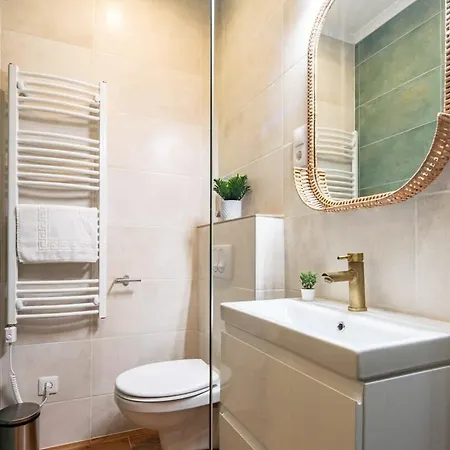 Unique Design - New - Budapest