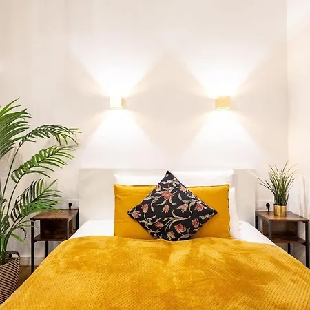 Unique Design - New - * Budapest